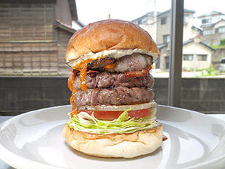 ホットタルタルバーガー TOPPING パティ、自家製ベーコン